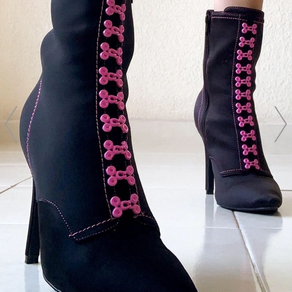 Poster Grl Black & Pink Stiletto Ankle Boots Dolls Kill BNIB - Picture 4 of 16